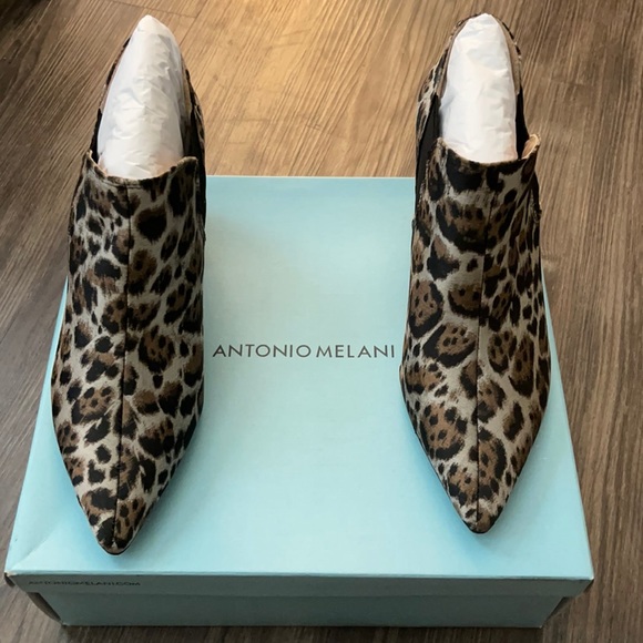 BRAND NEW!! Leopard Antonio Melani boots. Never worn. - Picture 1 of 2